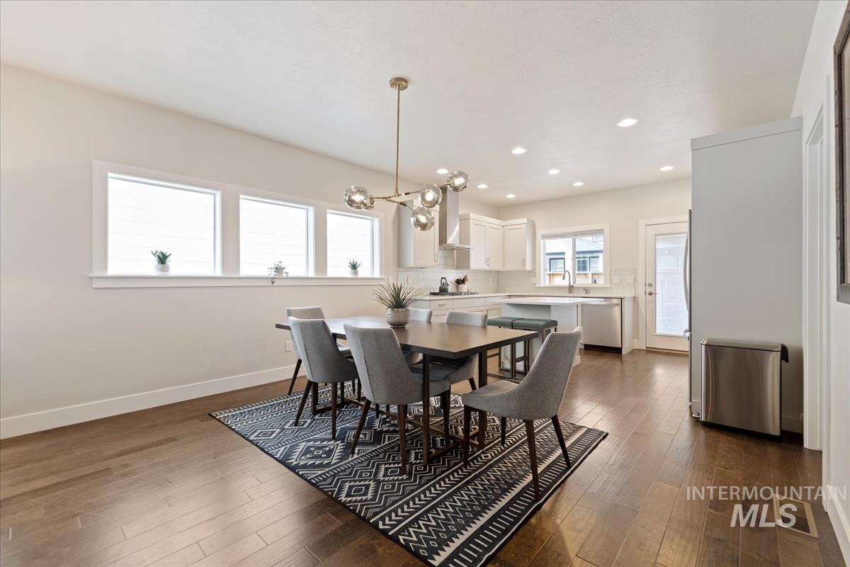 2459 N Birchgrove Ln