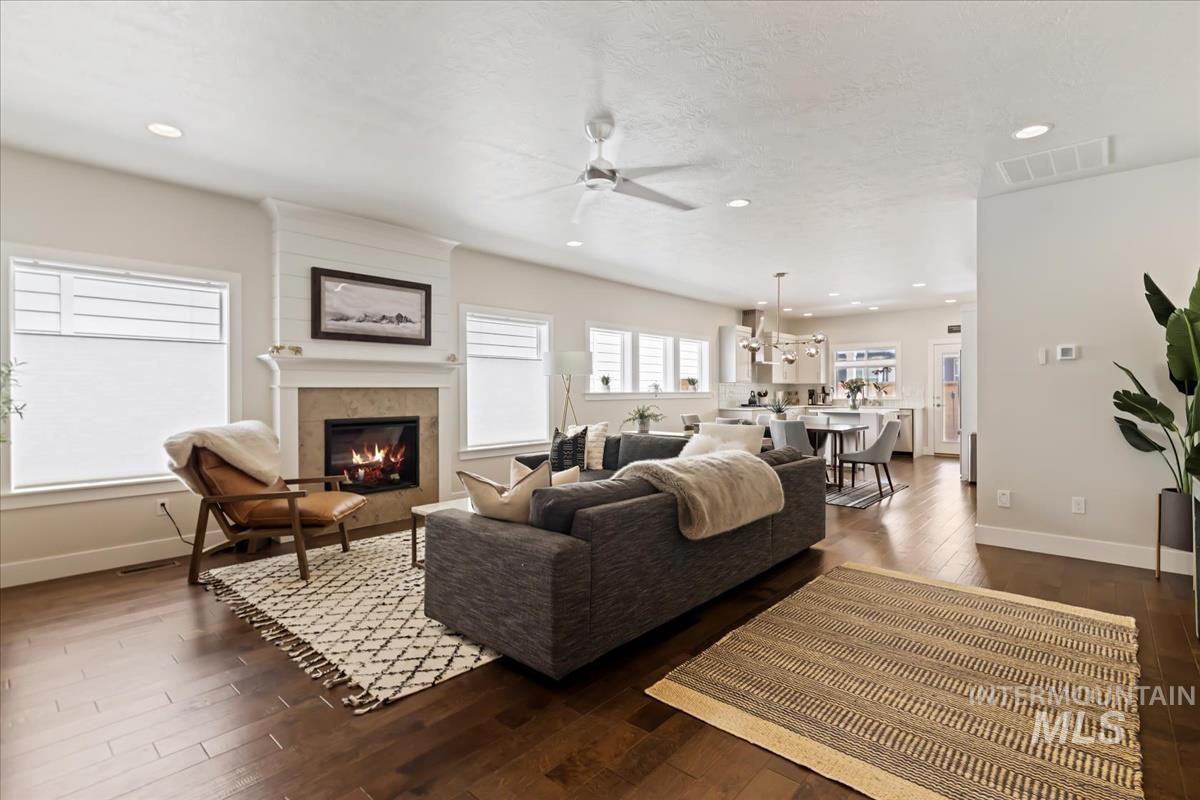 2459 N Birchgrove Ln