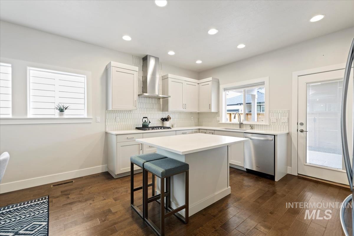 2459 N Birchgrove Ln