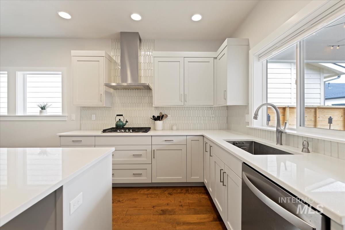 2459 N Birchgrove Ln