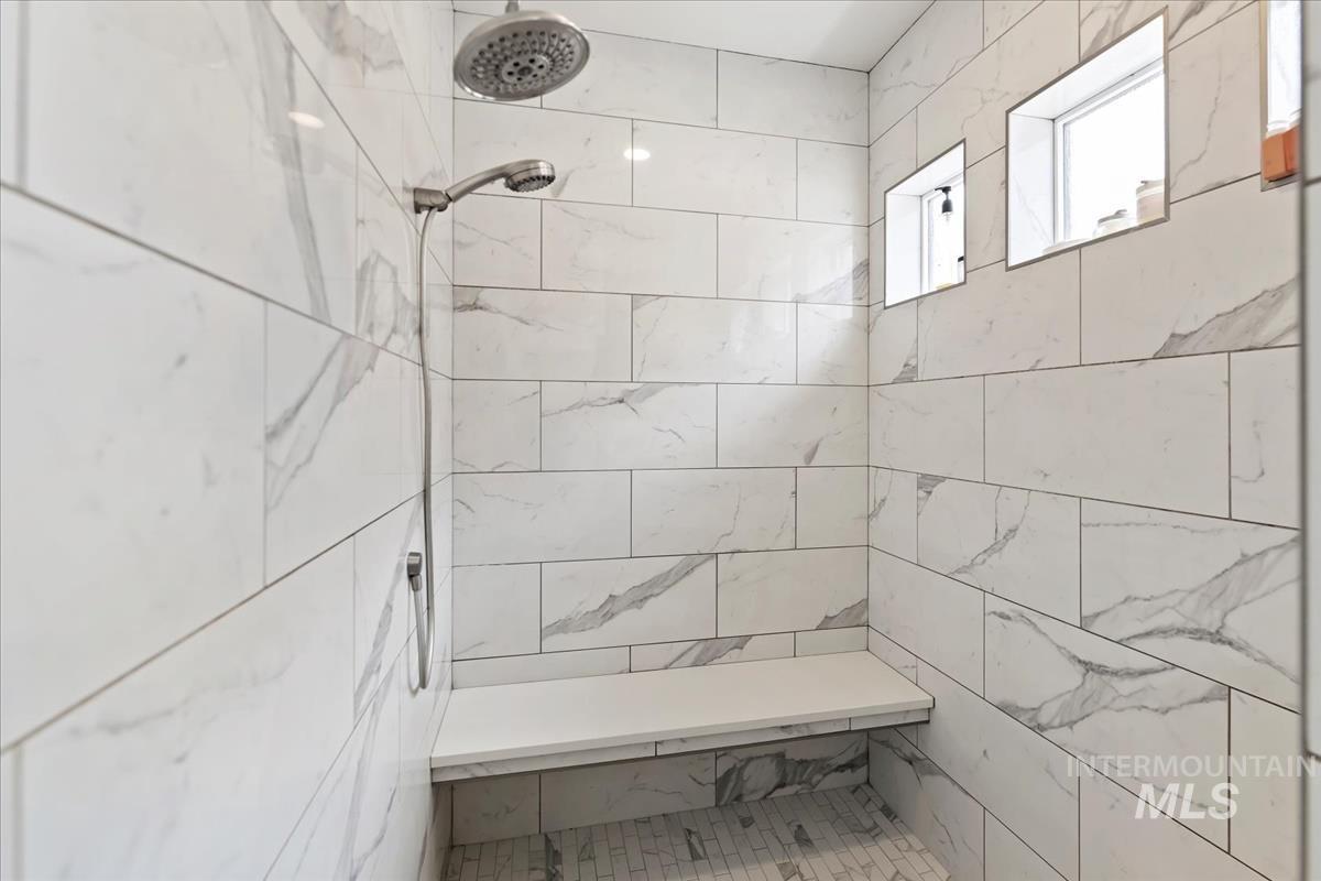 2459 N Birchgrove Ln