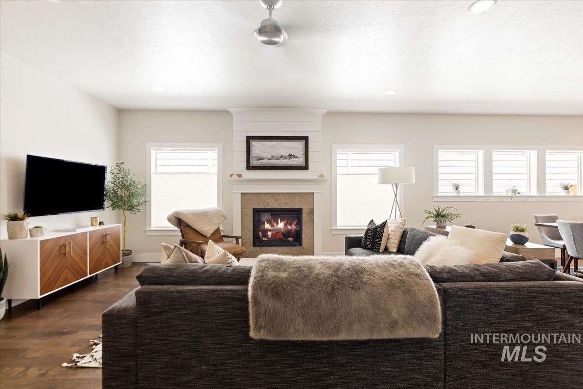 2459 N Birchgrove Ln