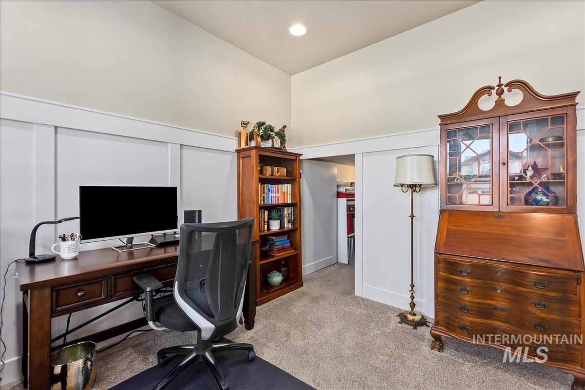 8030 S Topaz Ridge Ave