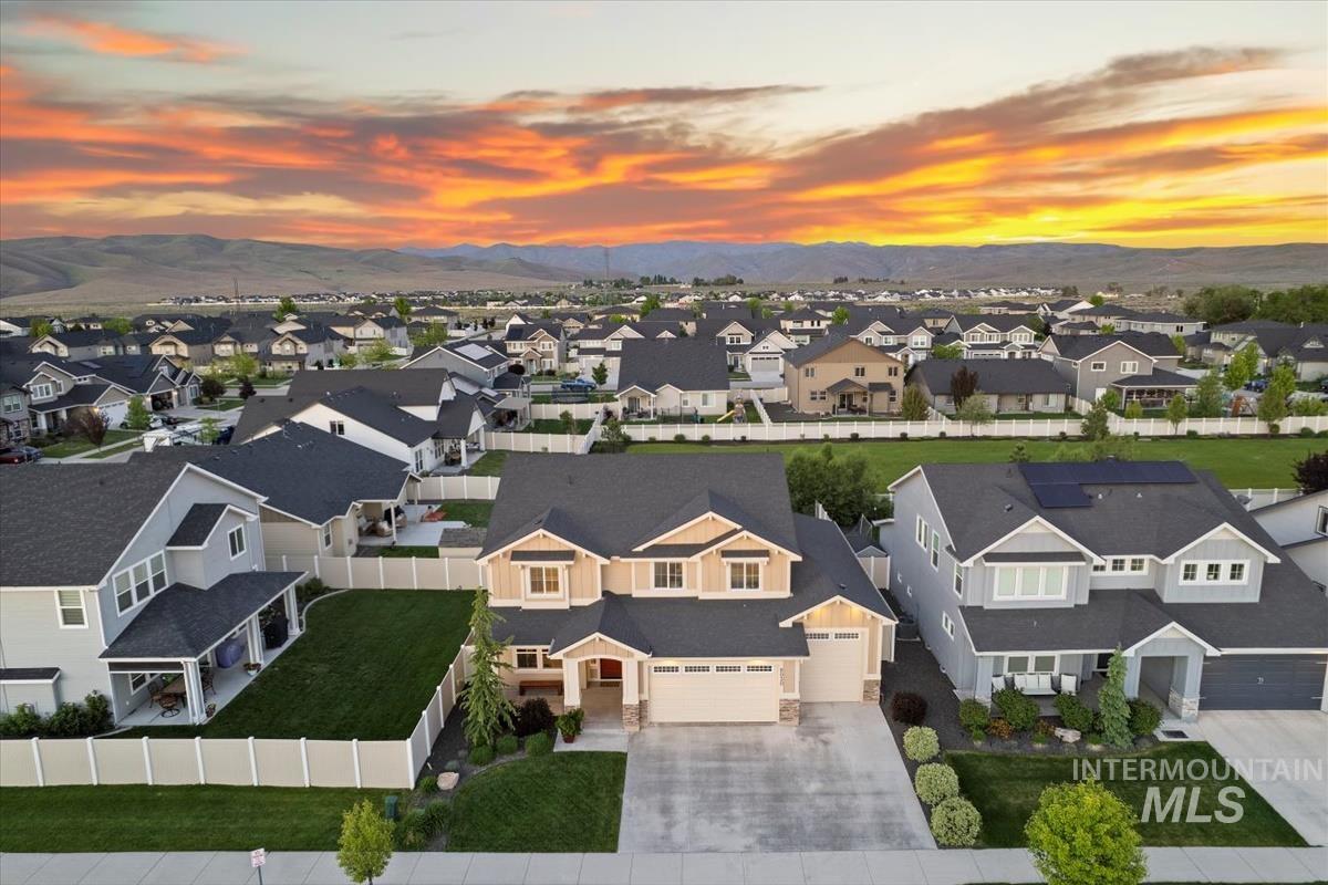 8030 S Topaz Ridge Ave