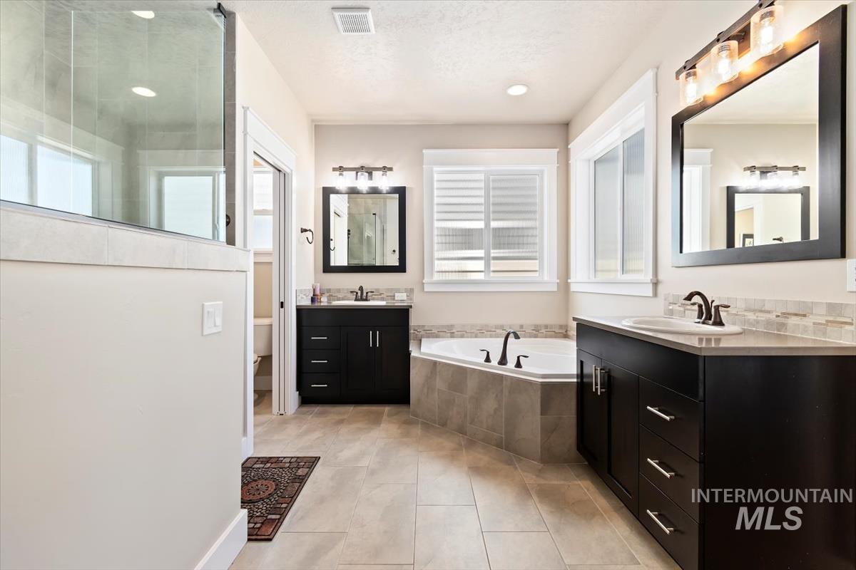 7524 S Wagons West Ave