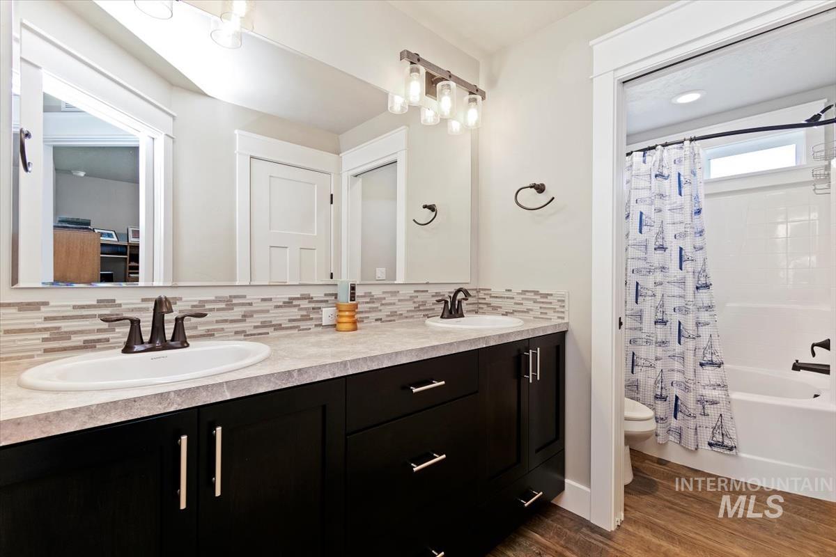 7524 S Wagons West Ave