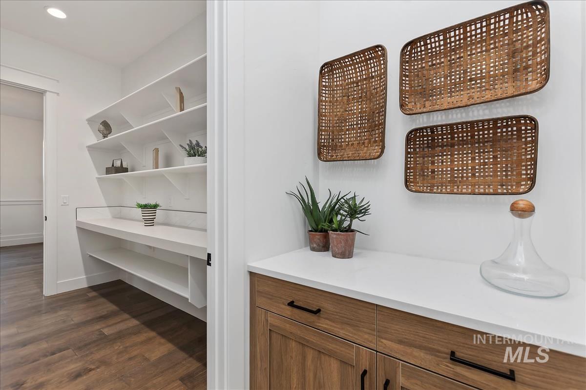 7231 E Merlin Hawk Ct