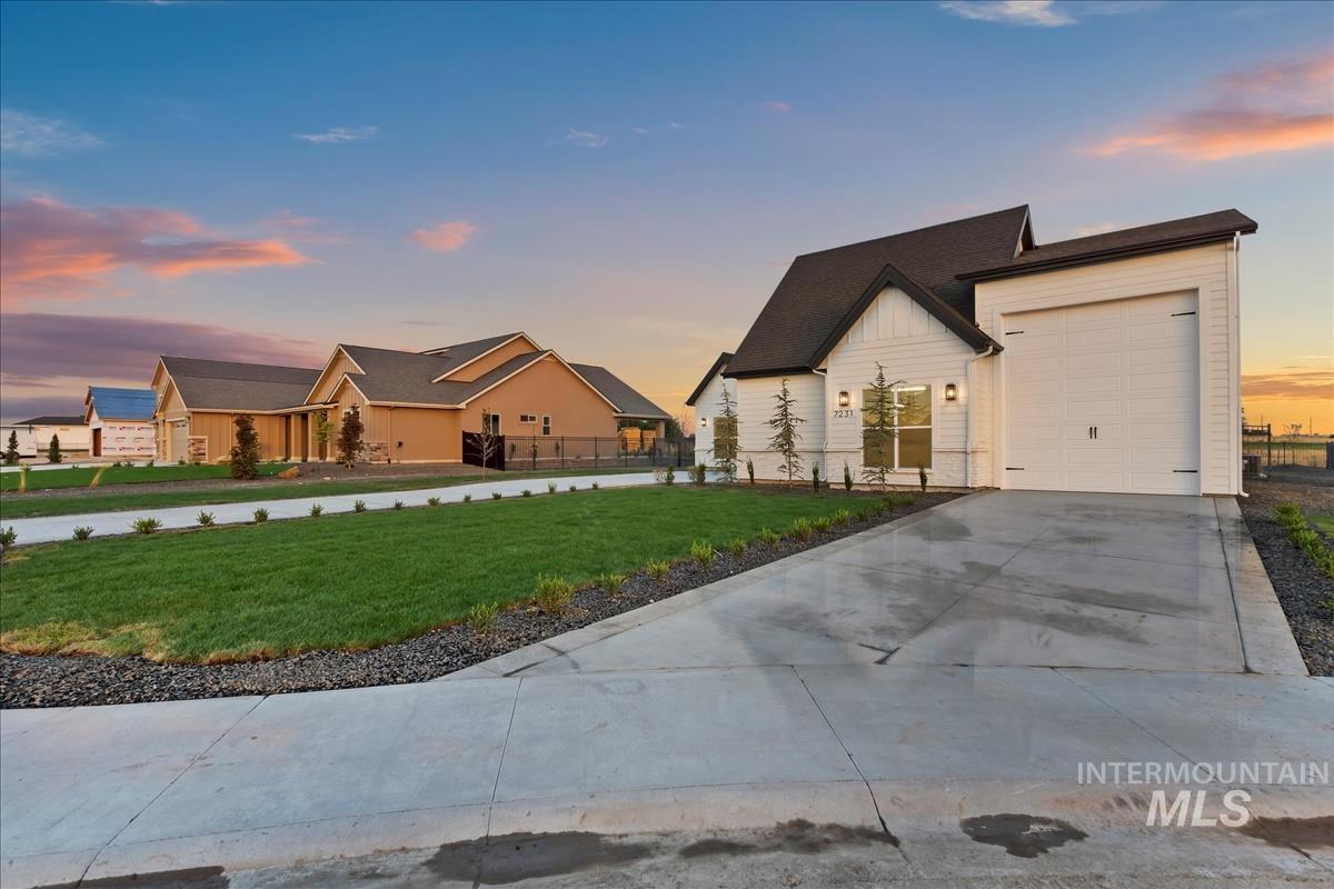 7231 E Merlin Hawk Ct