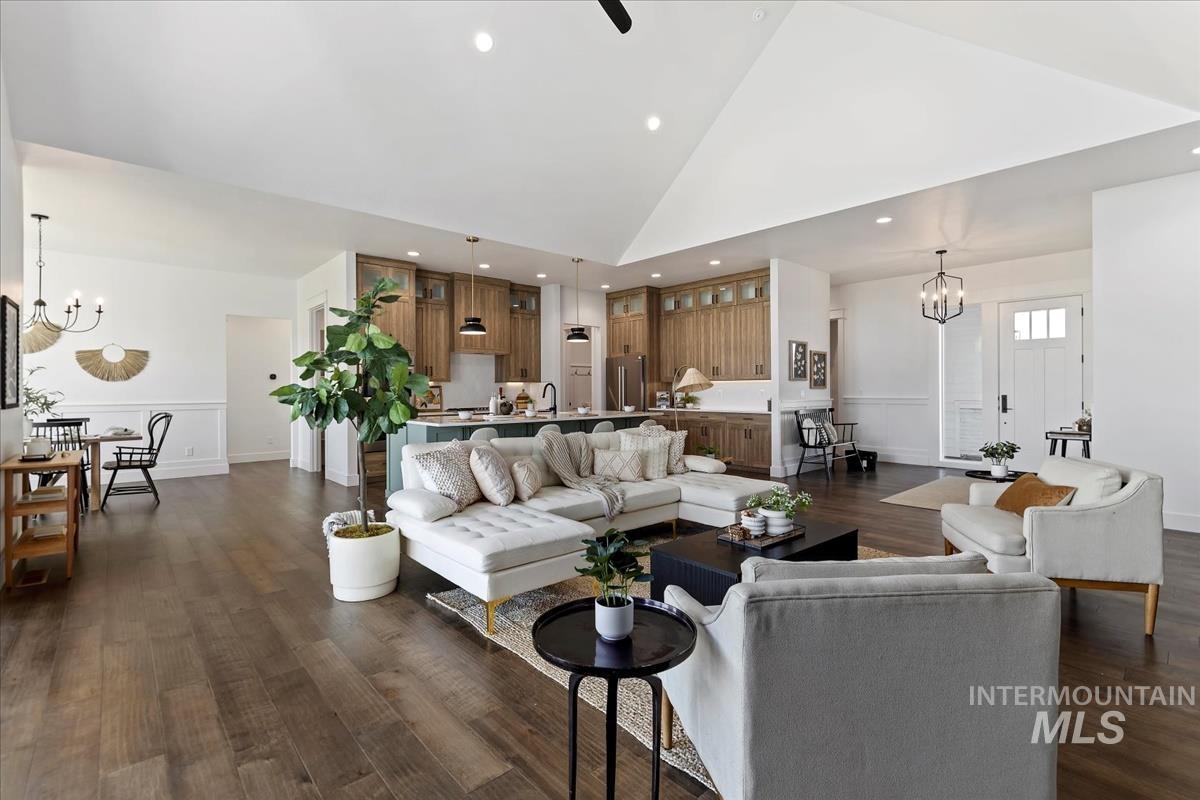 7231 E Merlin Hawk Ct