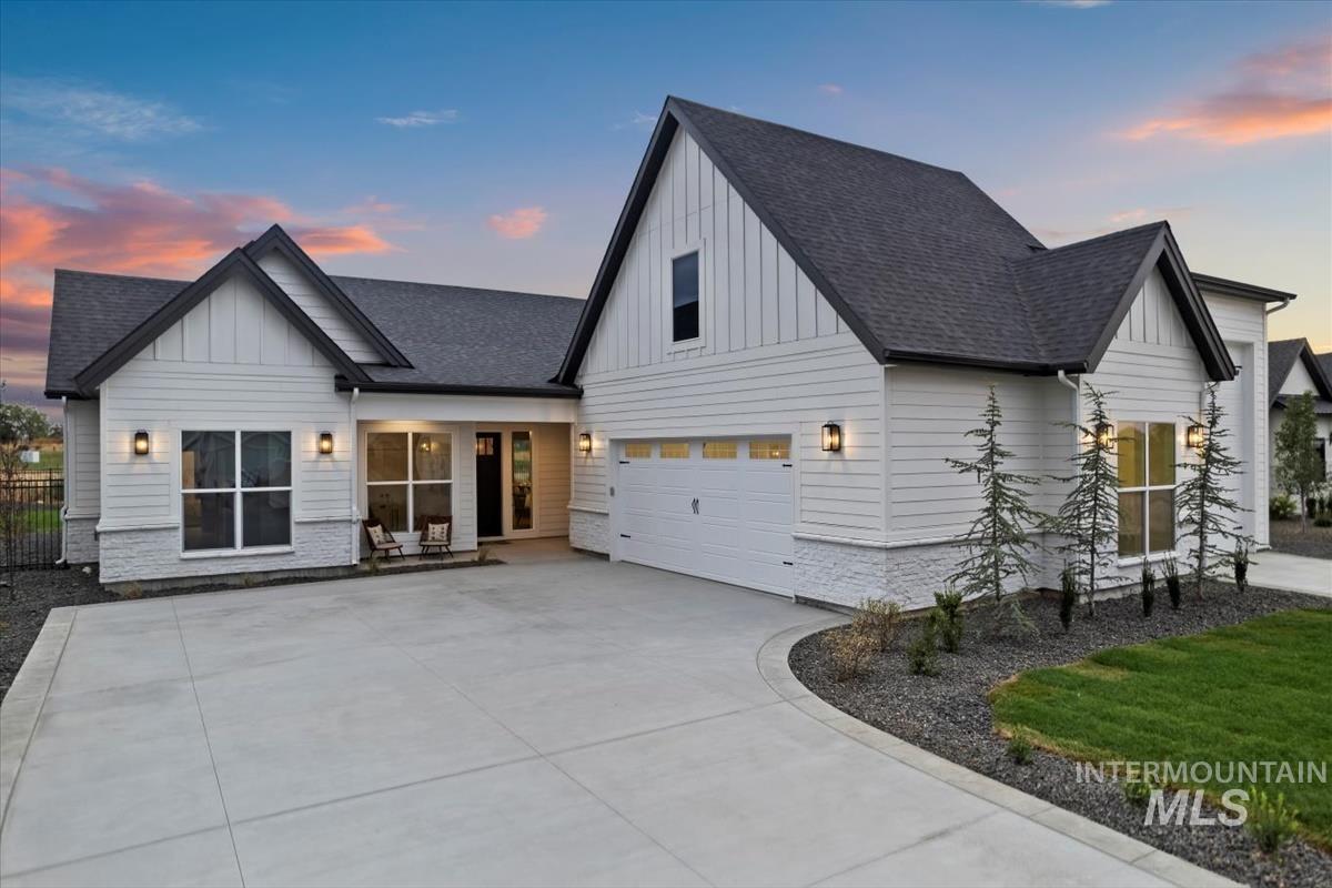 7231 E Merlin Hawk Ct