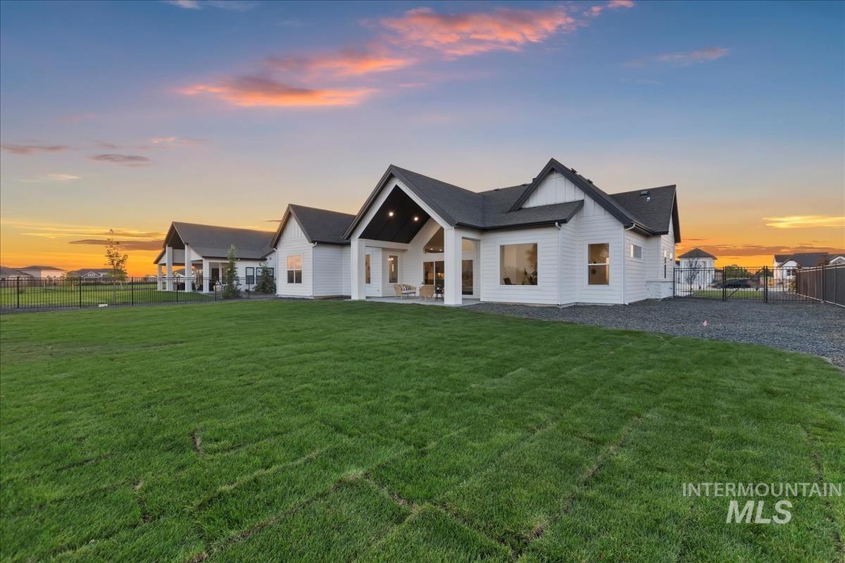 7231 E Merlin Hawk Ct