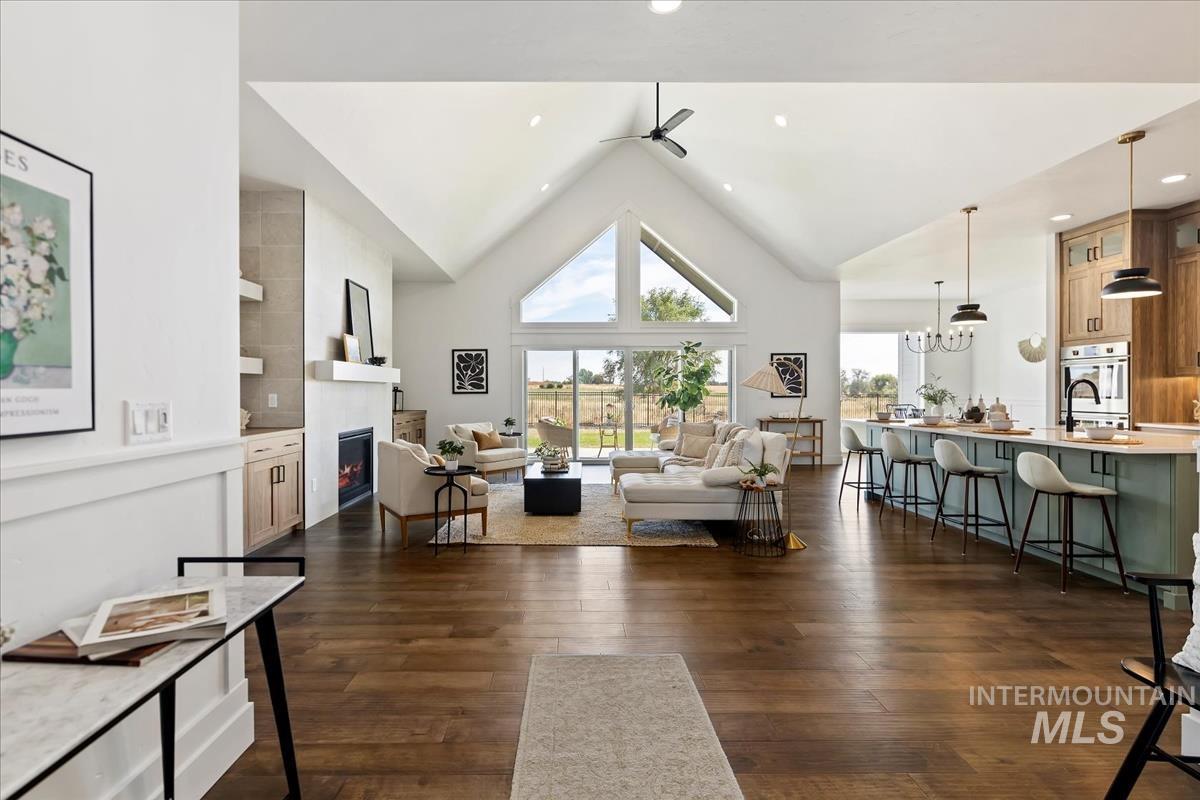 7231 E Merlin Hawk Ct