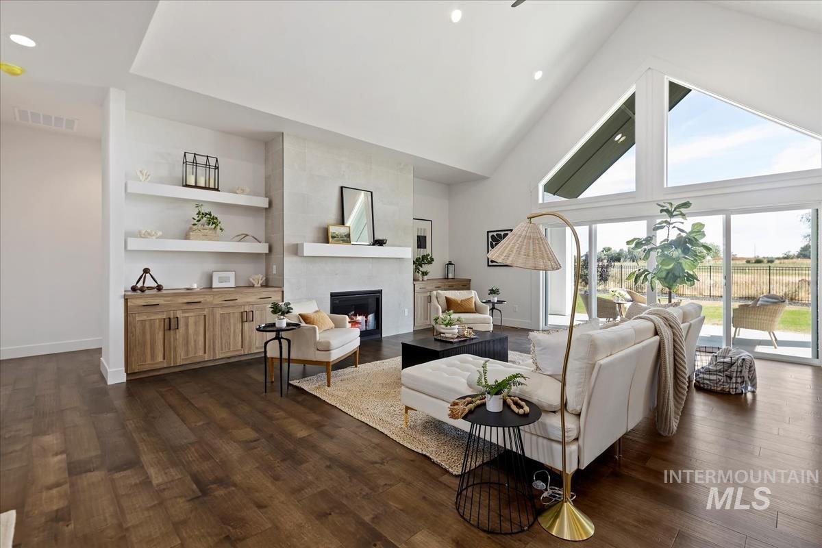 7231 E Merlin Hawk Ct