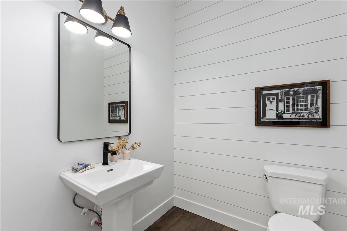 7231 E Merlin Hawk Ct