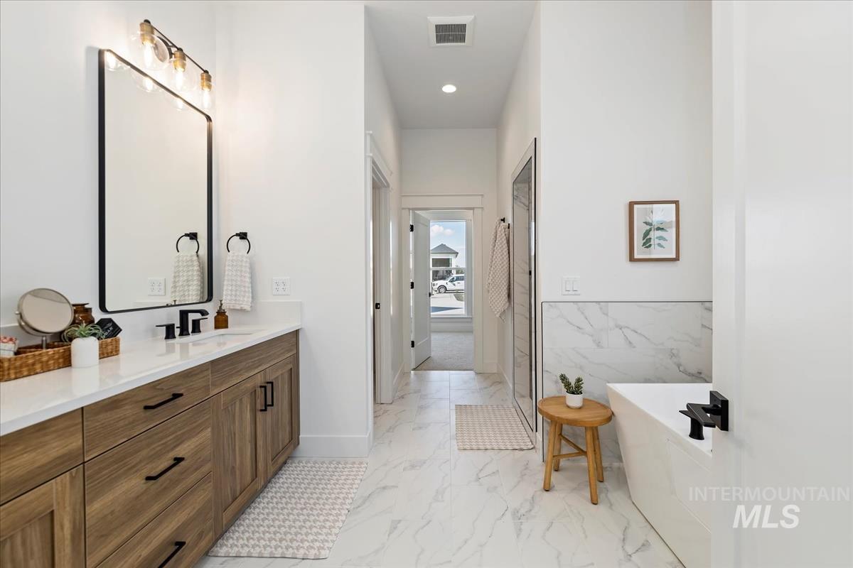 7231 E Merlin Hawk Ct