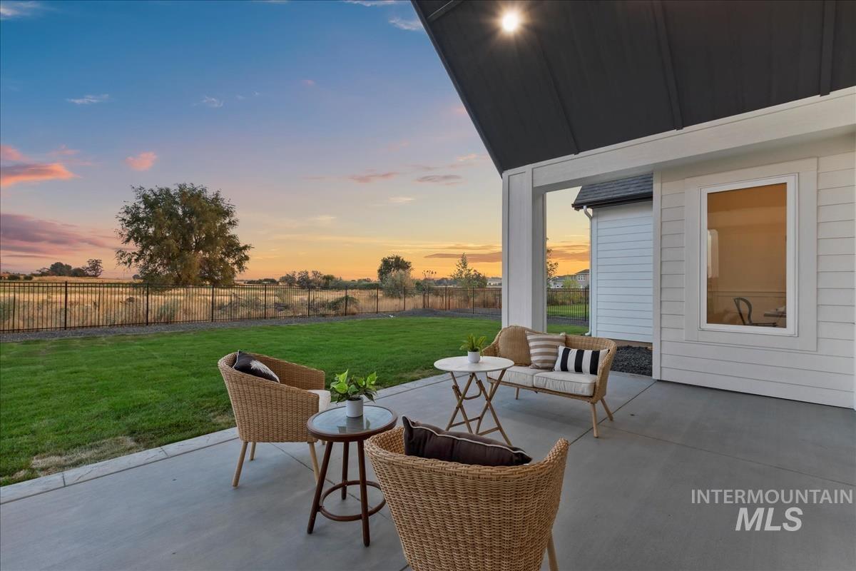 7231 E Merlin Hawk Ct