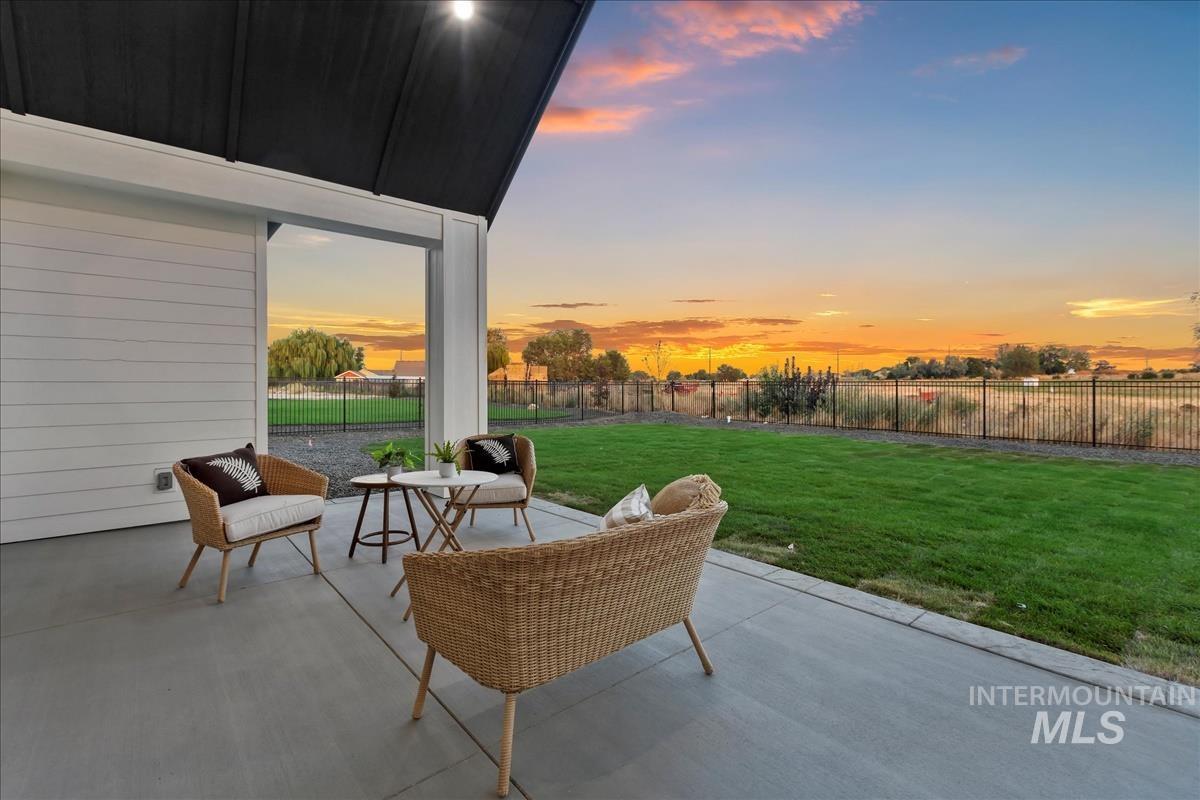 7231 E Merlin Hawk Ct