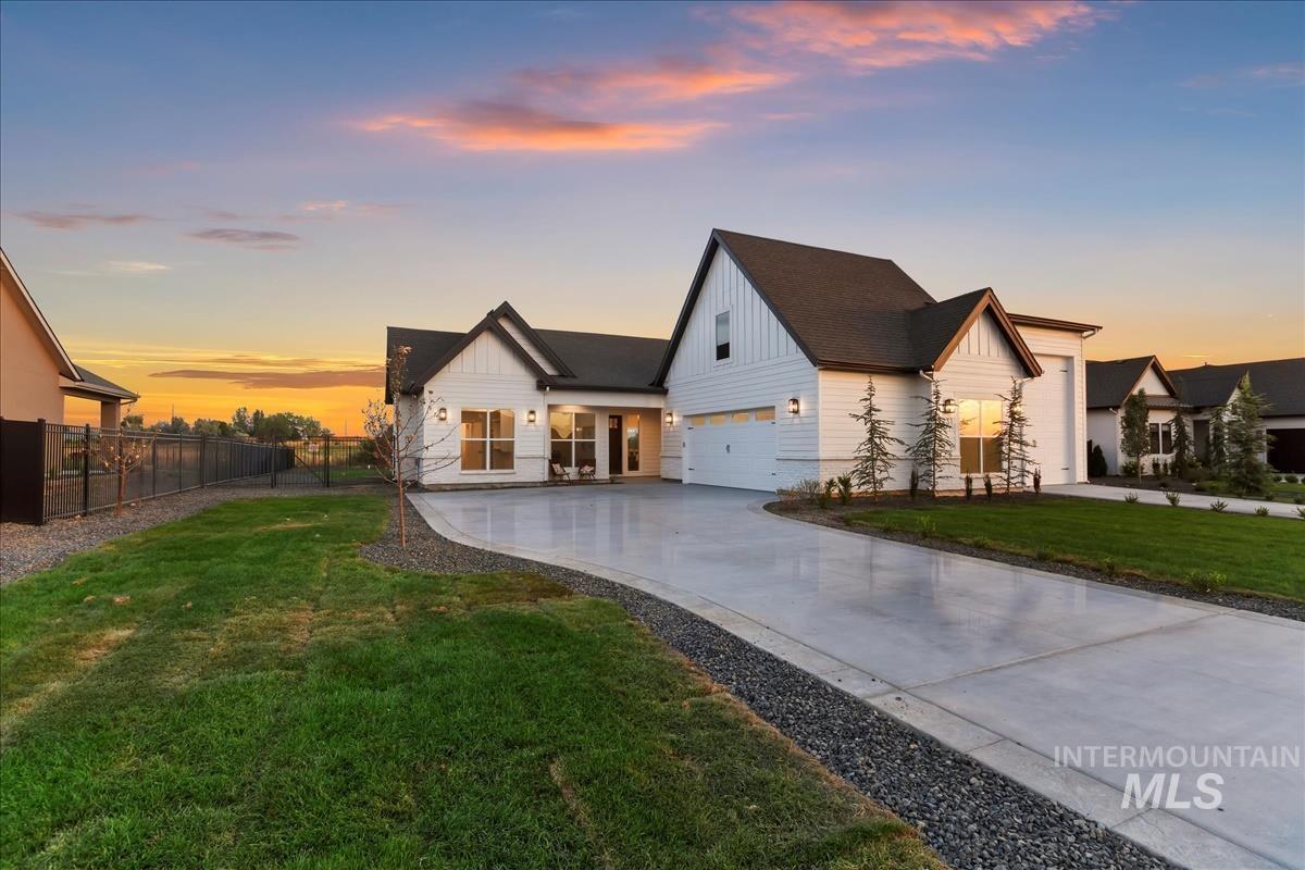 7231 E Merlin Hawk Ct