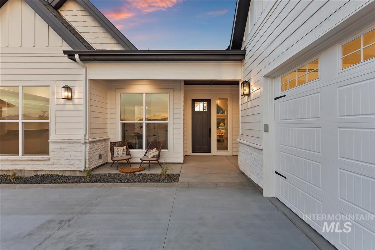 7231 E Merlin Hawk Ct