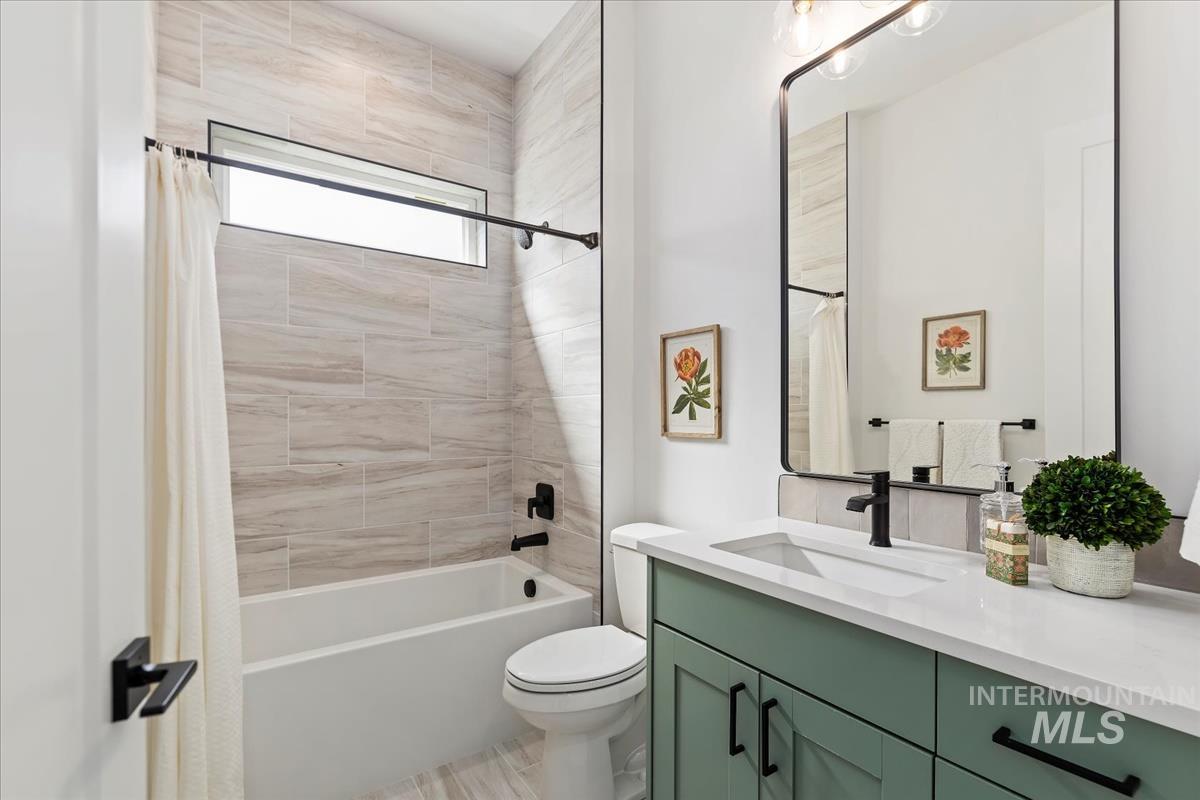 7231 E Merlin Hawk Ct