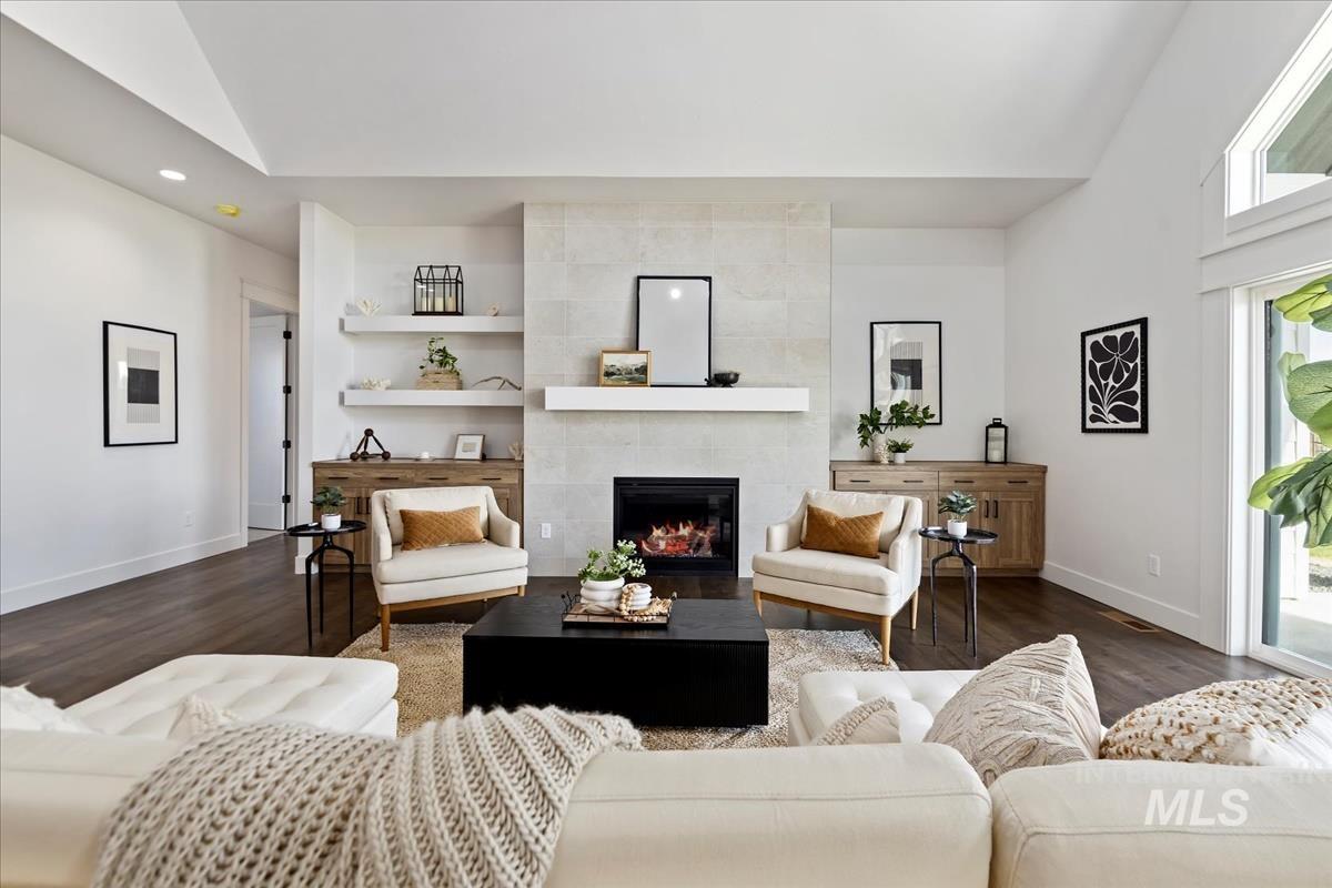 7231 E Merlin Hawk Ct