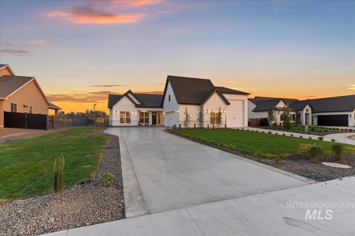 7231 E Merlin Hawk Ct