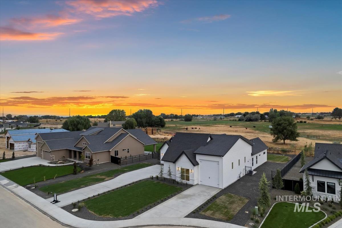 7231 E Merlin Hawk Ct