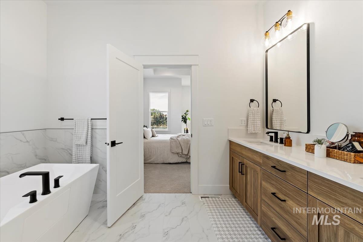 7231 E Merlin Hawk Ct