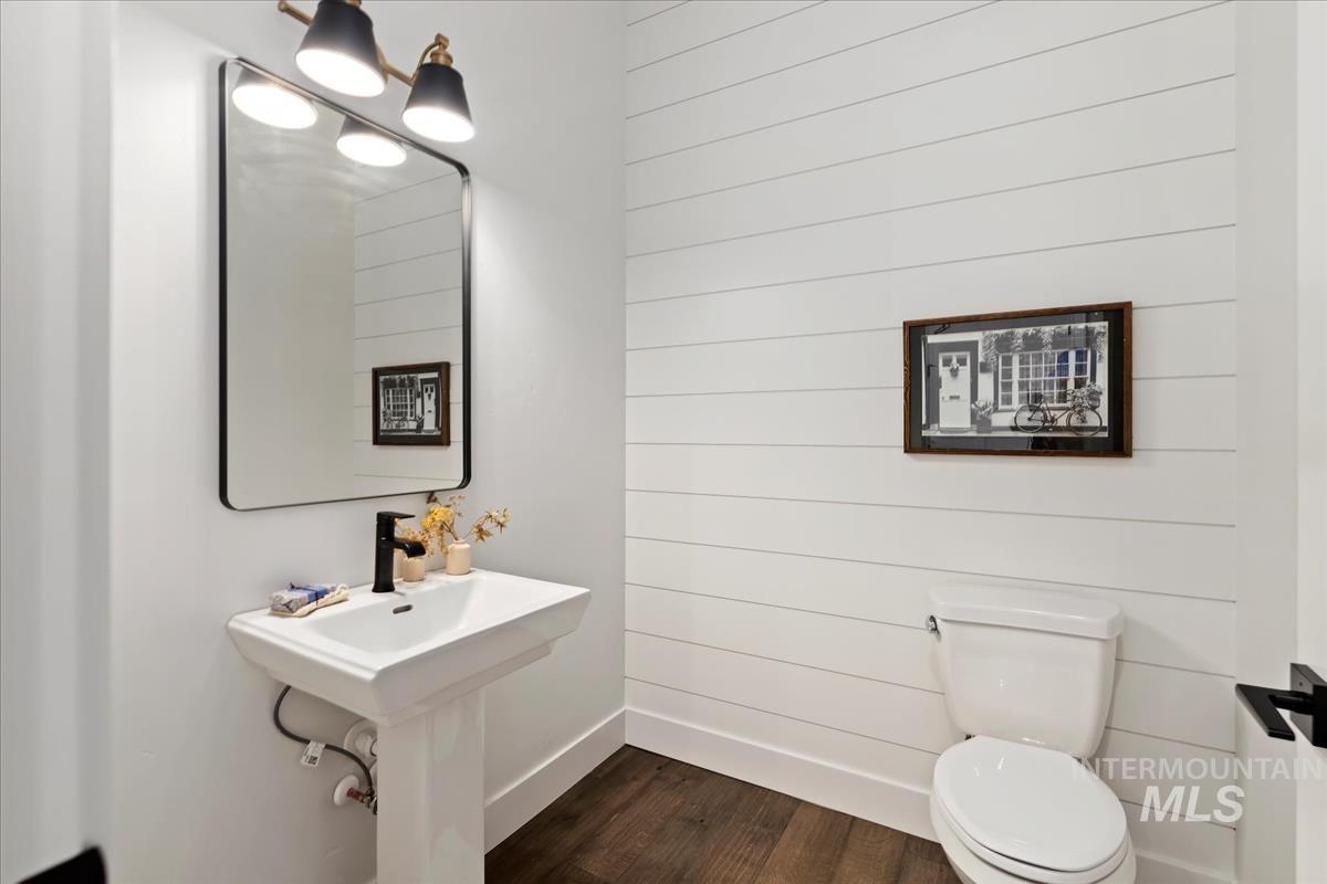 7231 E Merlin Hawk Ct