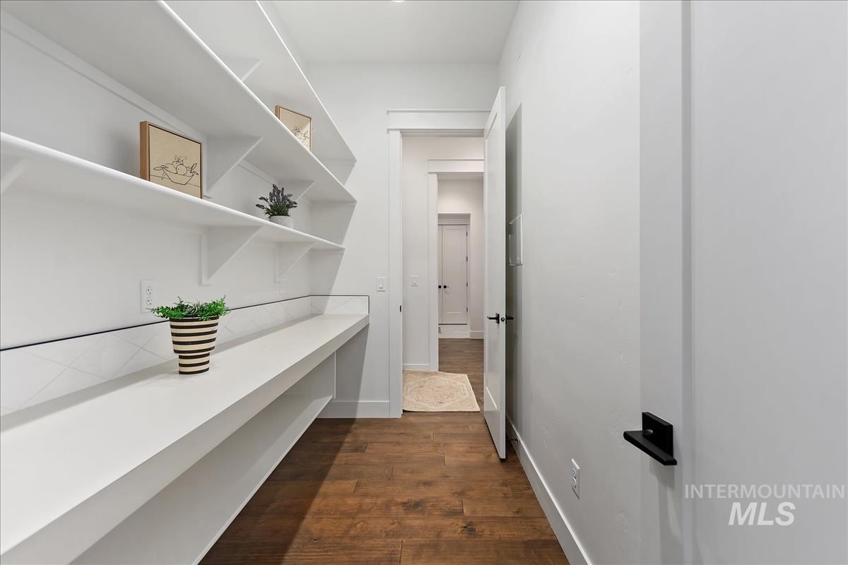 7231 E Merlin Hawk Ct