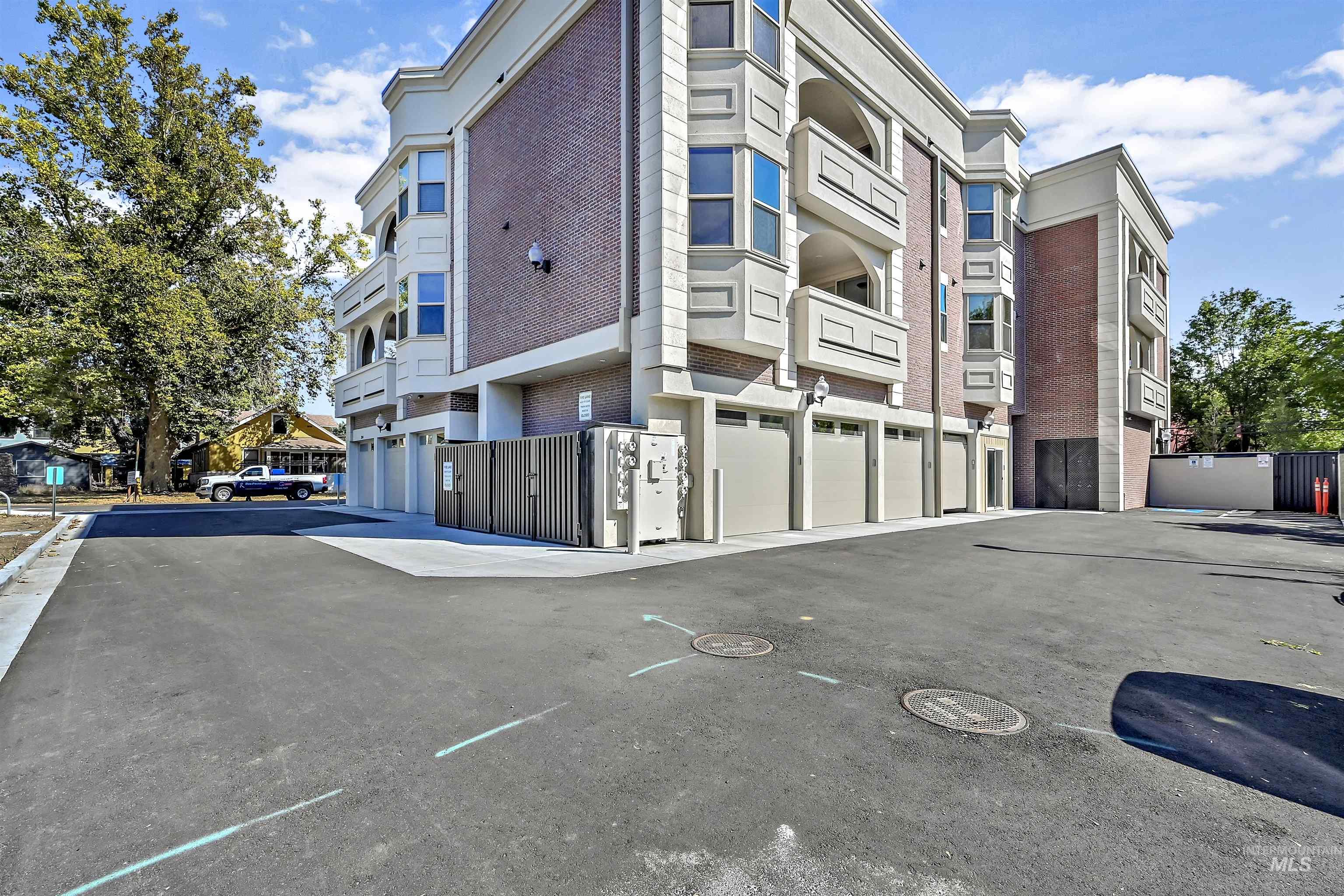 79 E Aikens St Apt # 31