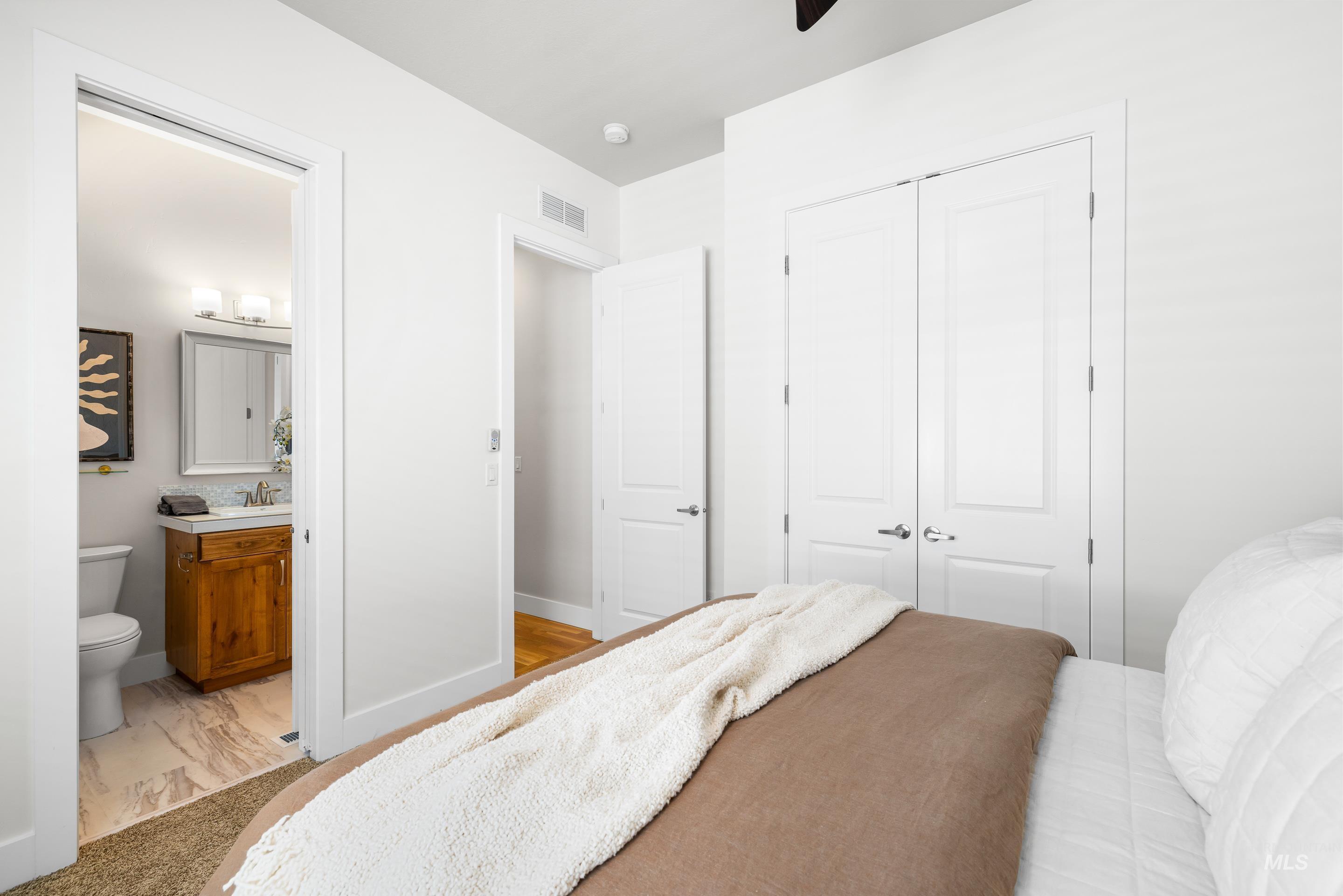 2481 S Creek Pointe Ln