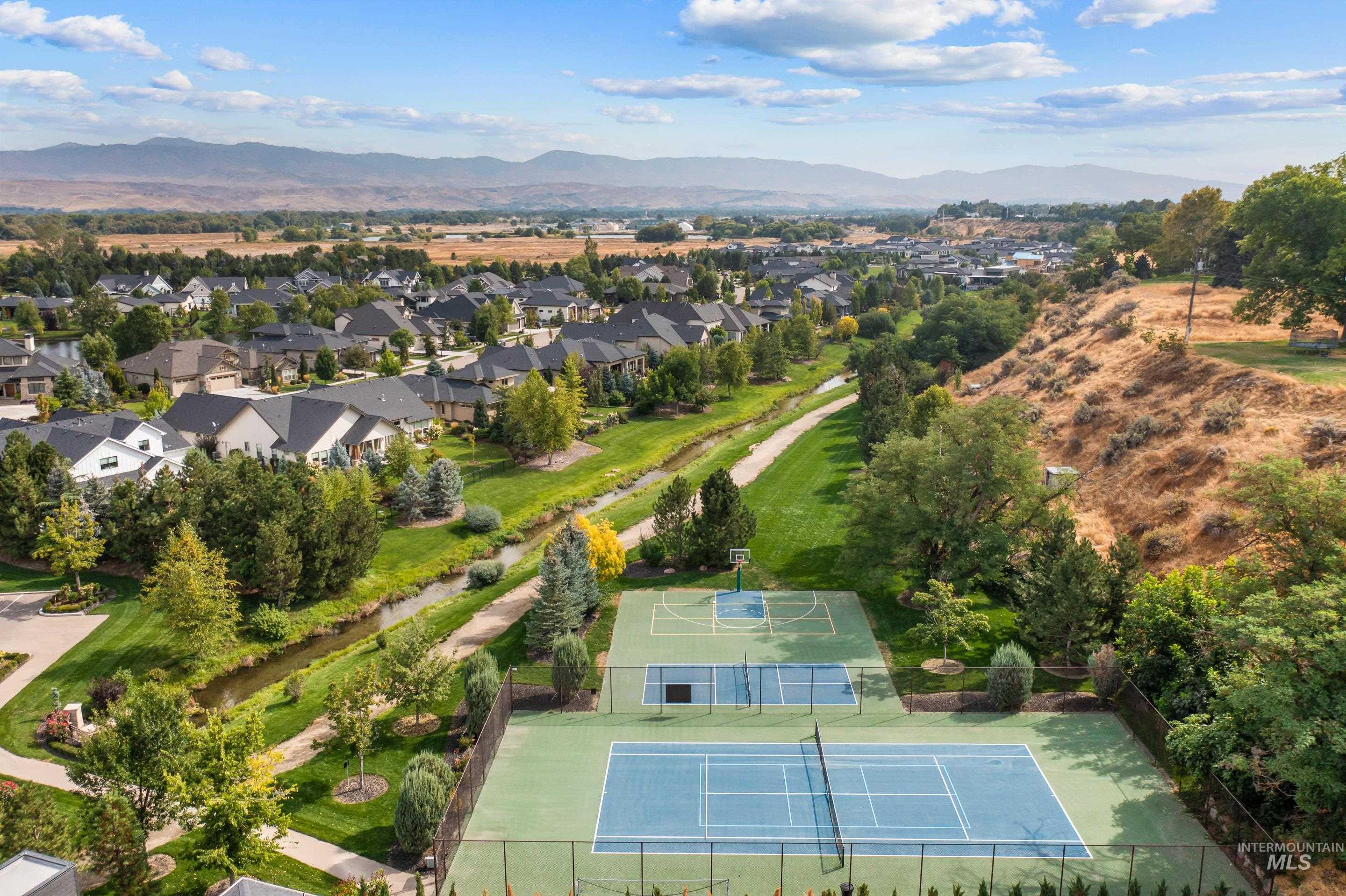 2481 S Creek Pointe Ln