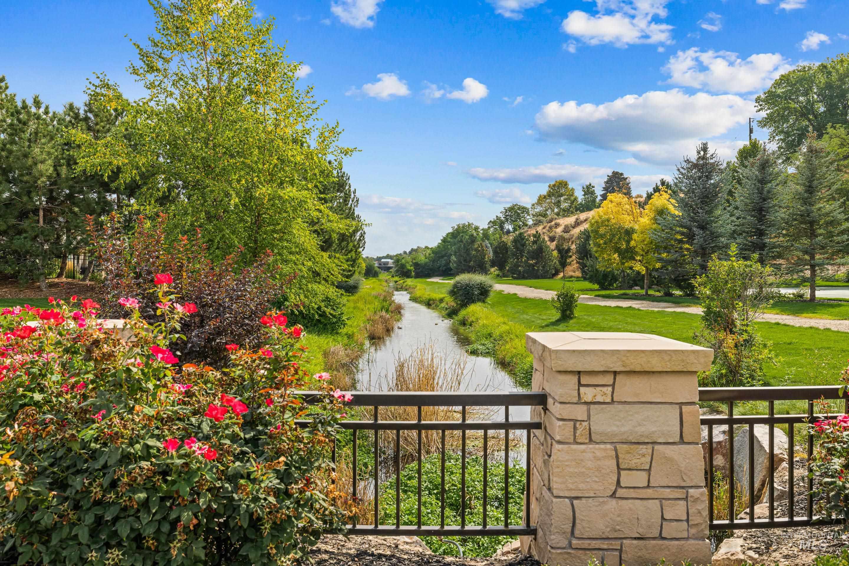 2481 S Creek Pointe Ln