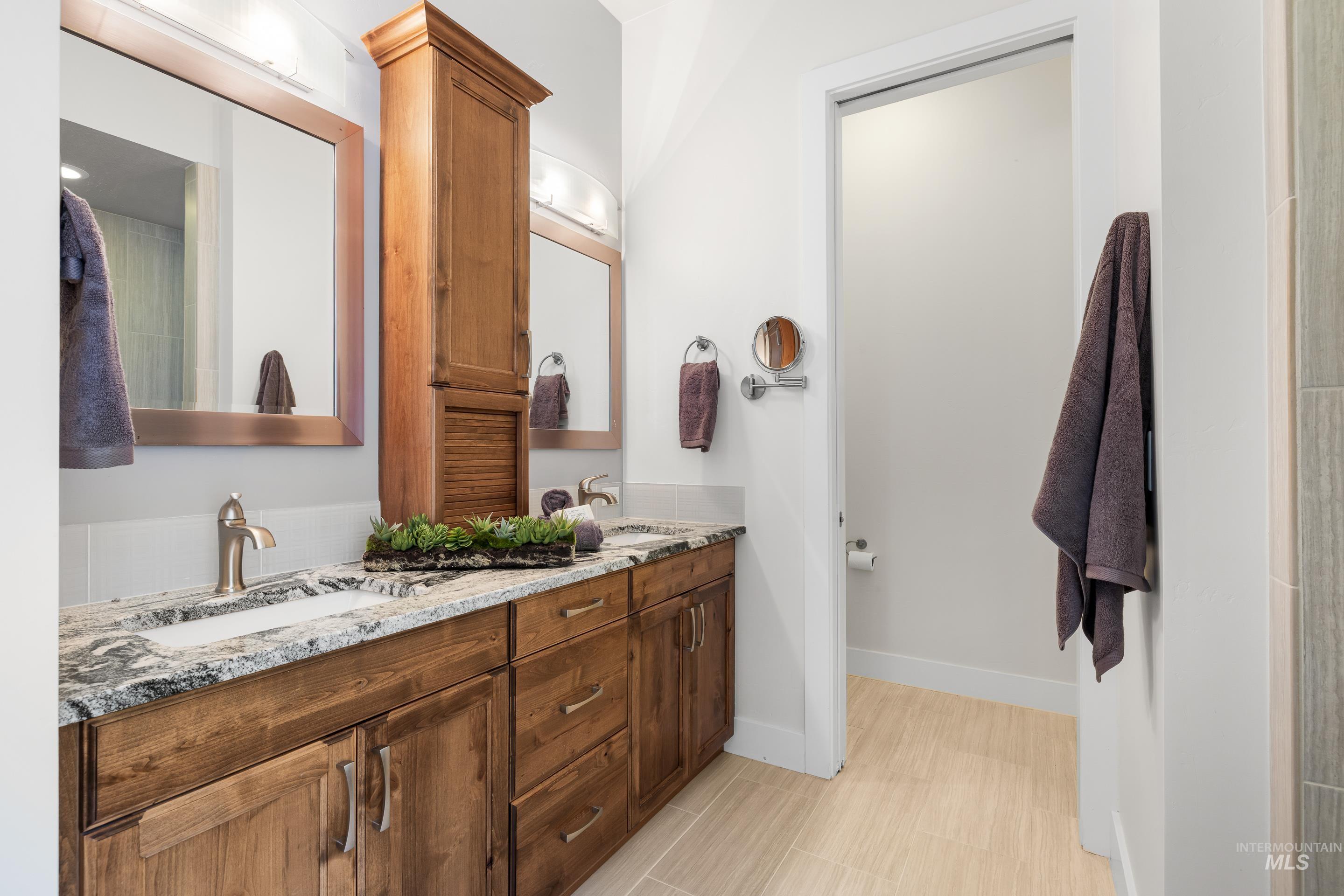 2481 S Creek Pointe Ln