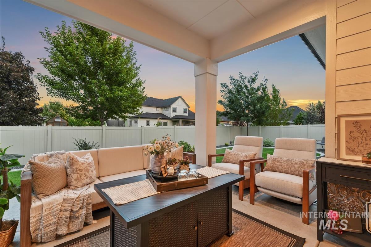 4696 N Legacy Woods Pl