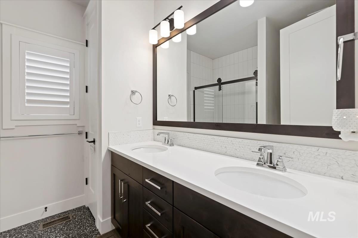 4696 N Legacy Woods Pl