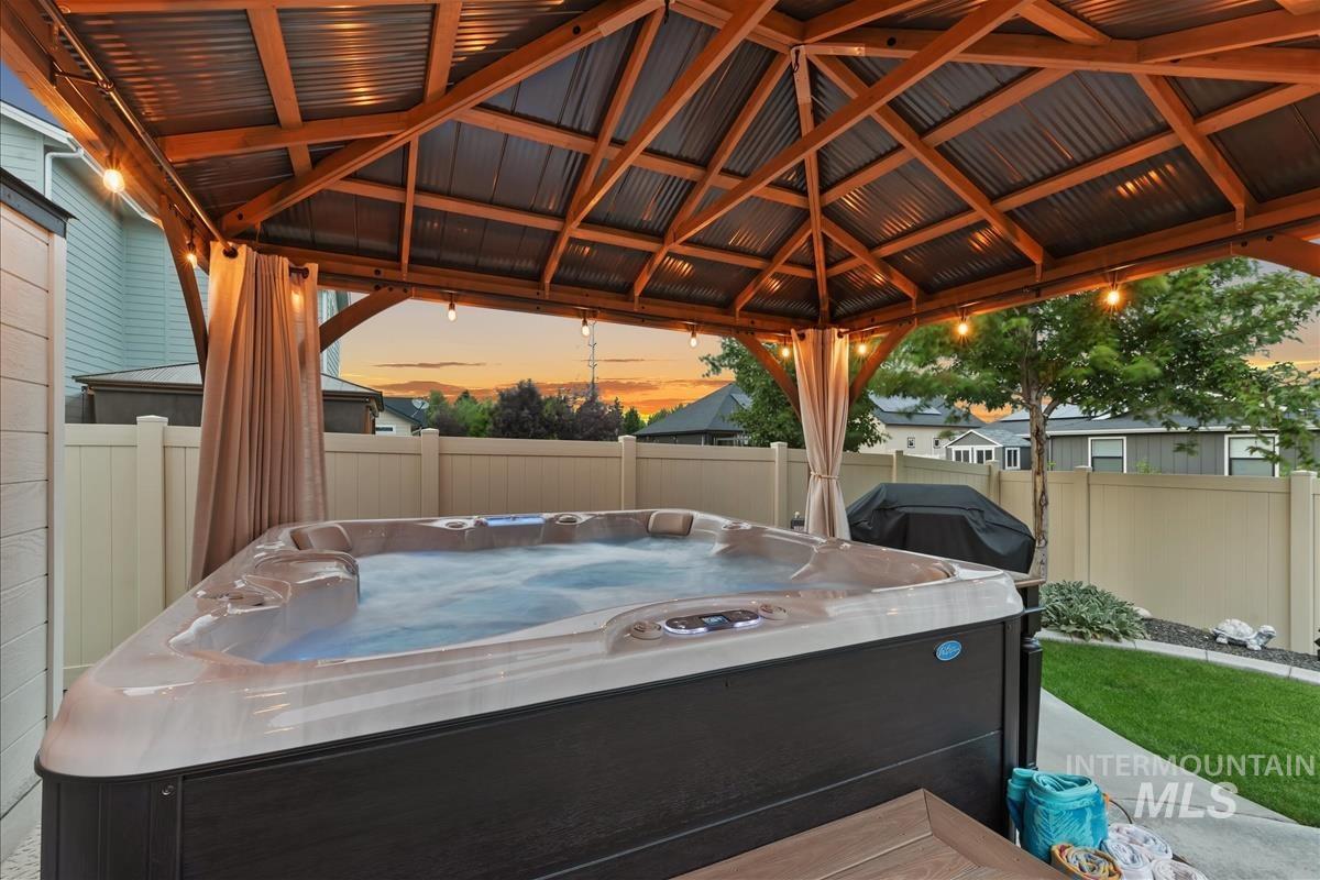 4696 N Legacy Woods Pl