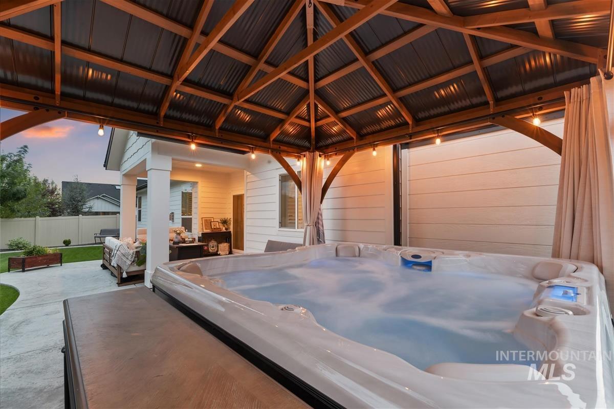 4696 N Legacy Woods Pl