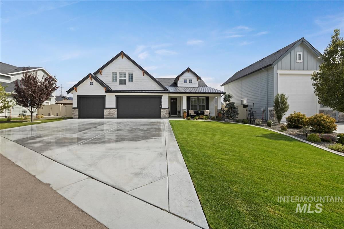 4696 N Legacy Woods Pl