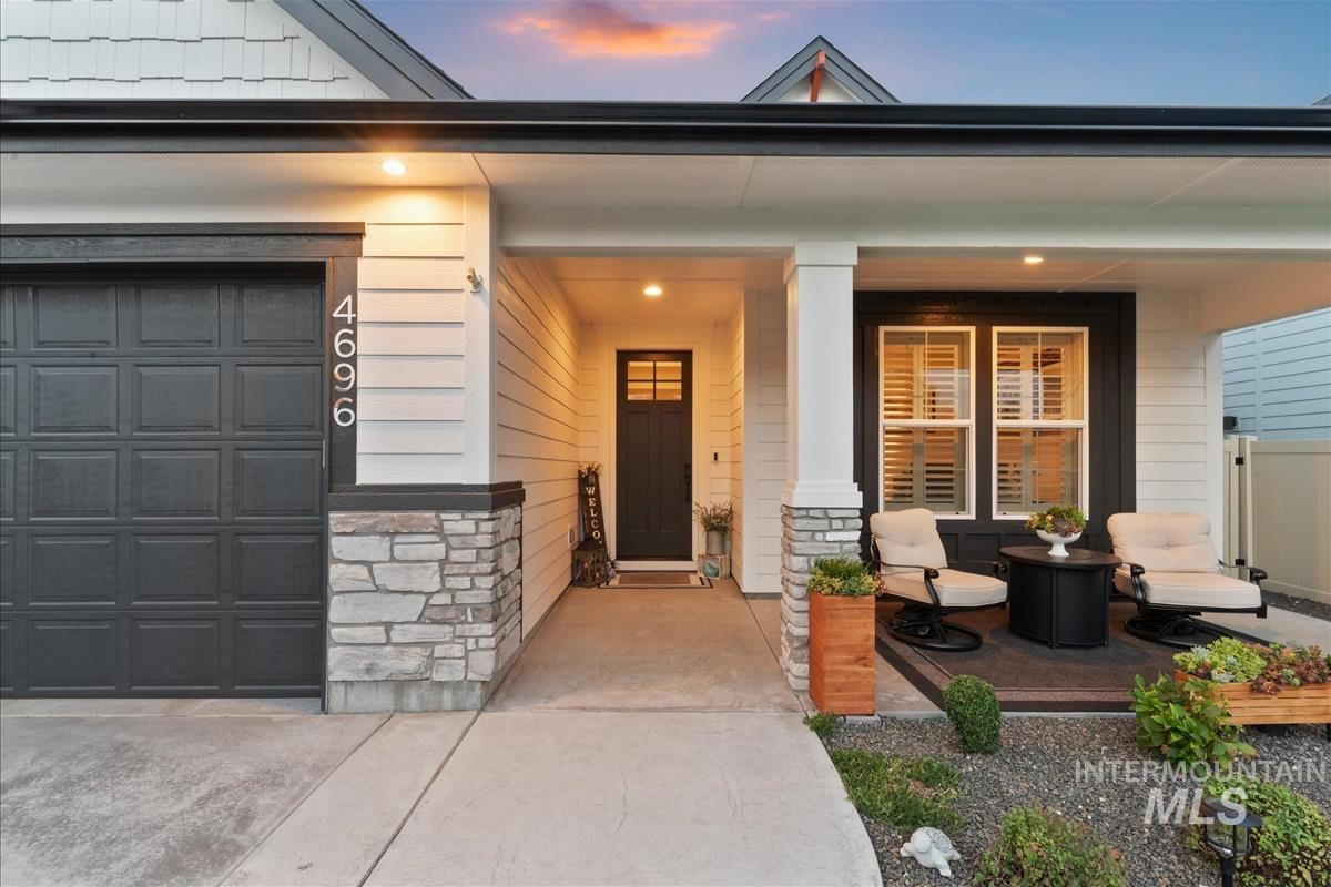 4696 N Legacy Woods Pl