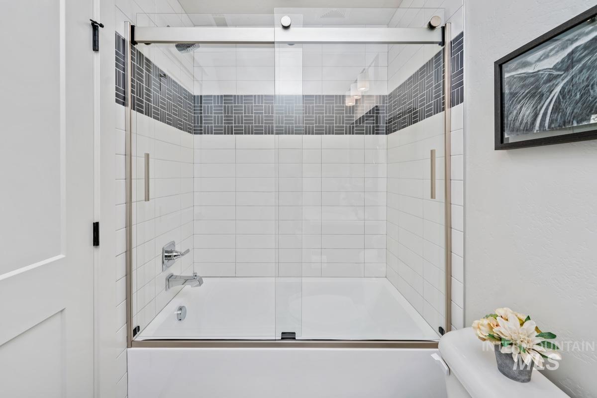 4696 N Legacy Woods Pl