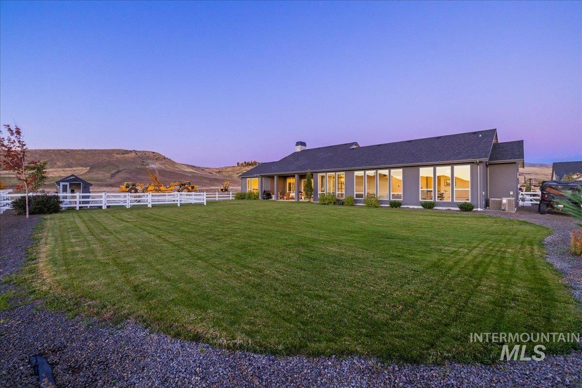 14437 N Woodpecker Avenue