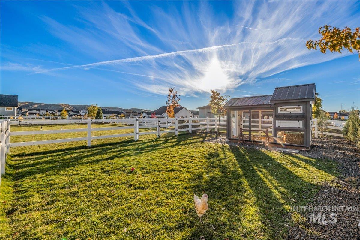 14437 N Woodpecker Avenue