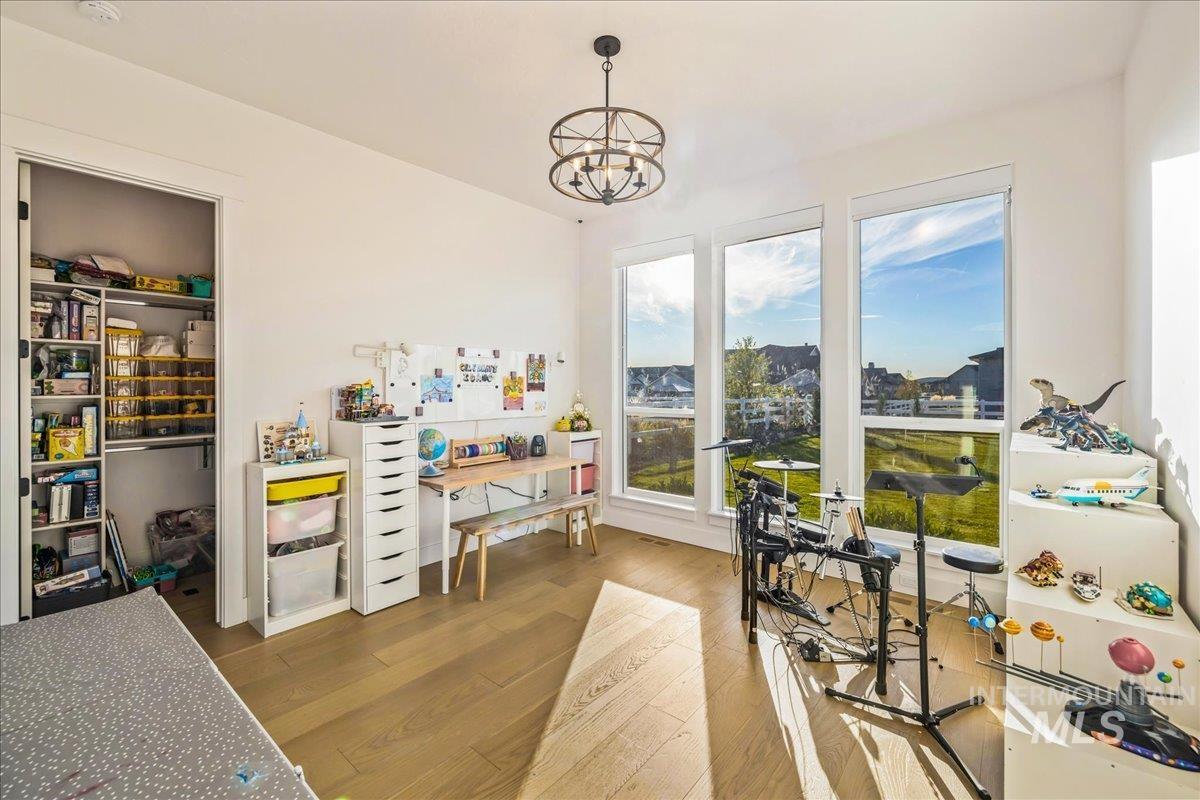 14437 N Woodpecker Avenue