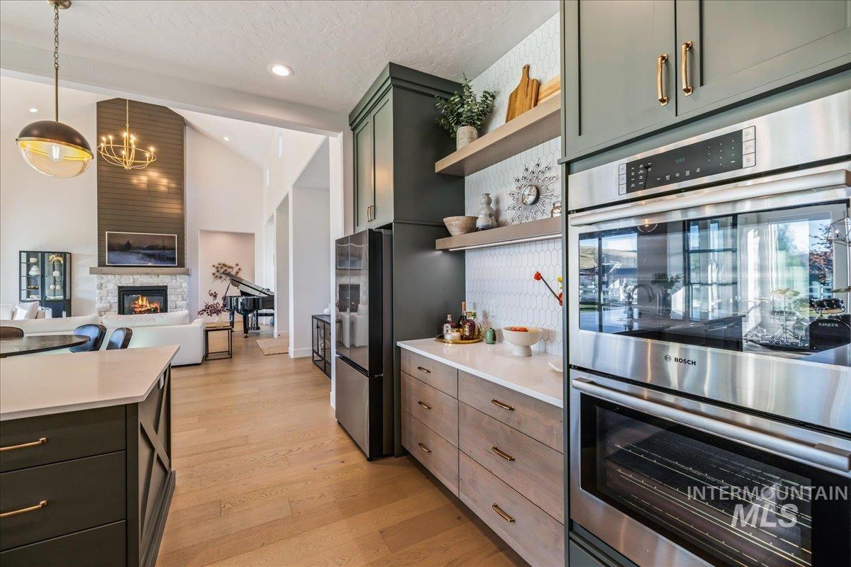 14437 N Woodpecker Avenue