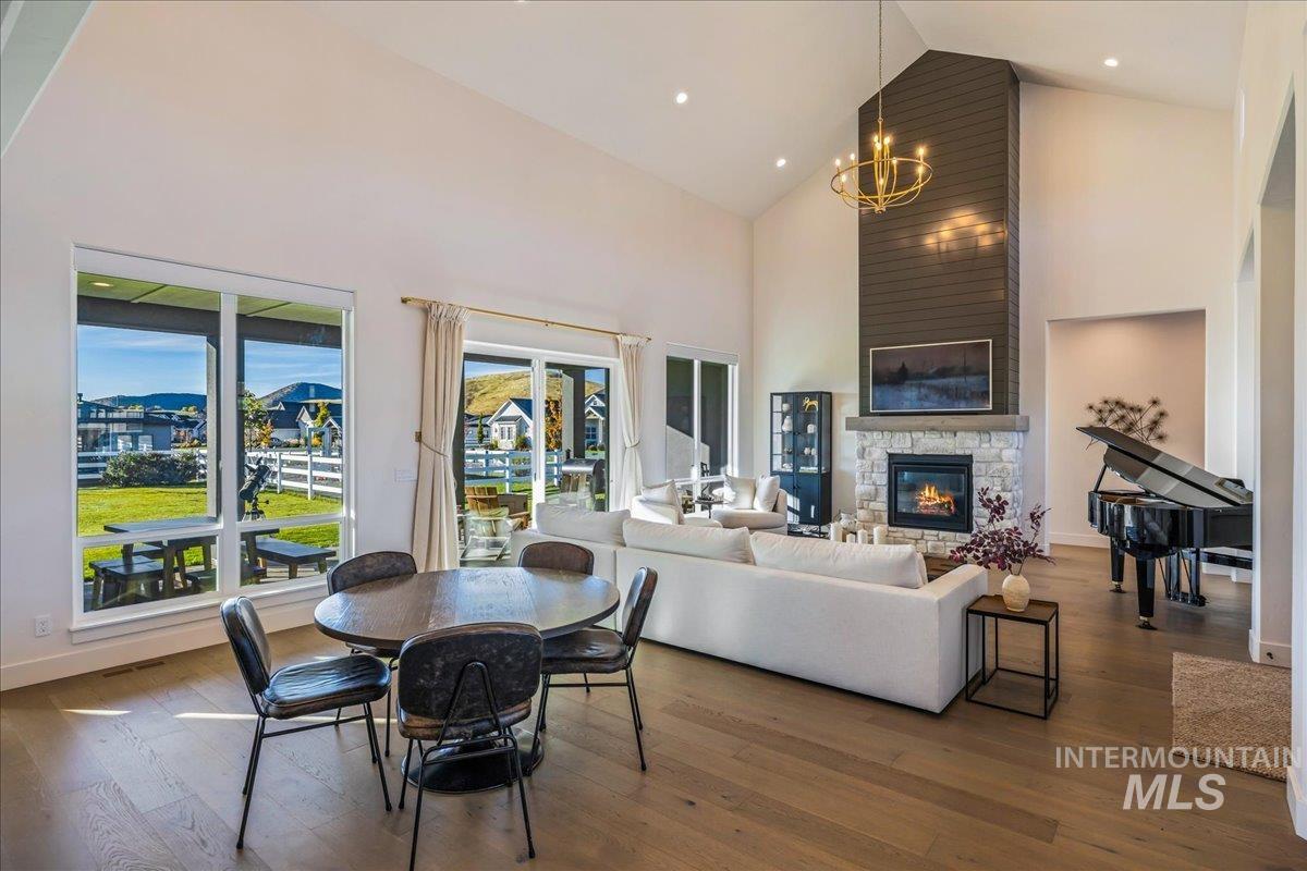 14437 N Woodpecker Avenue