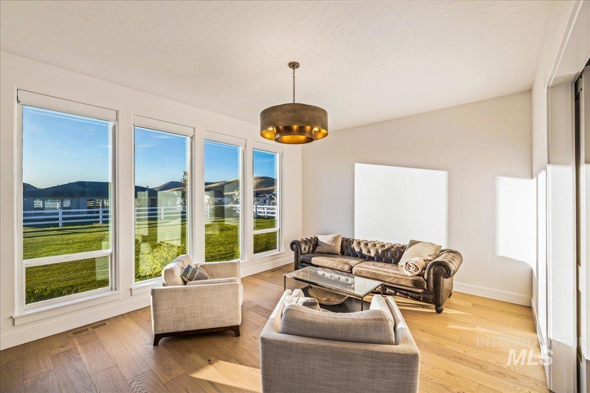 14437 N Woodpecker Avenue