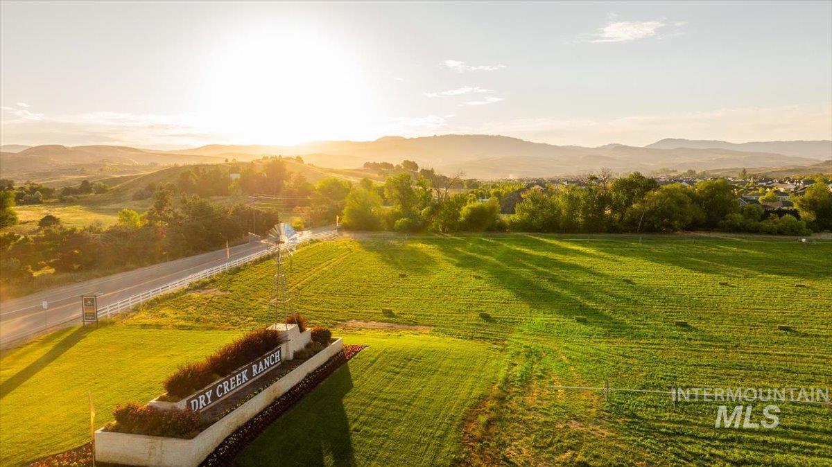 14437 N Woodpecker Avenue