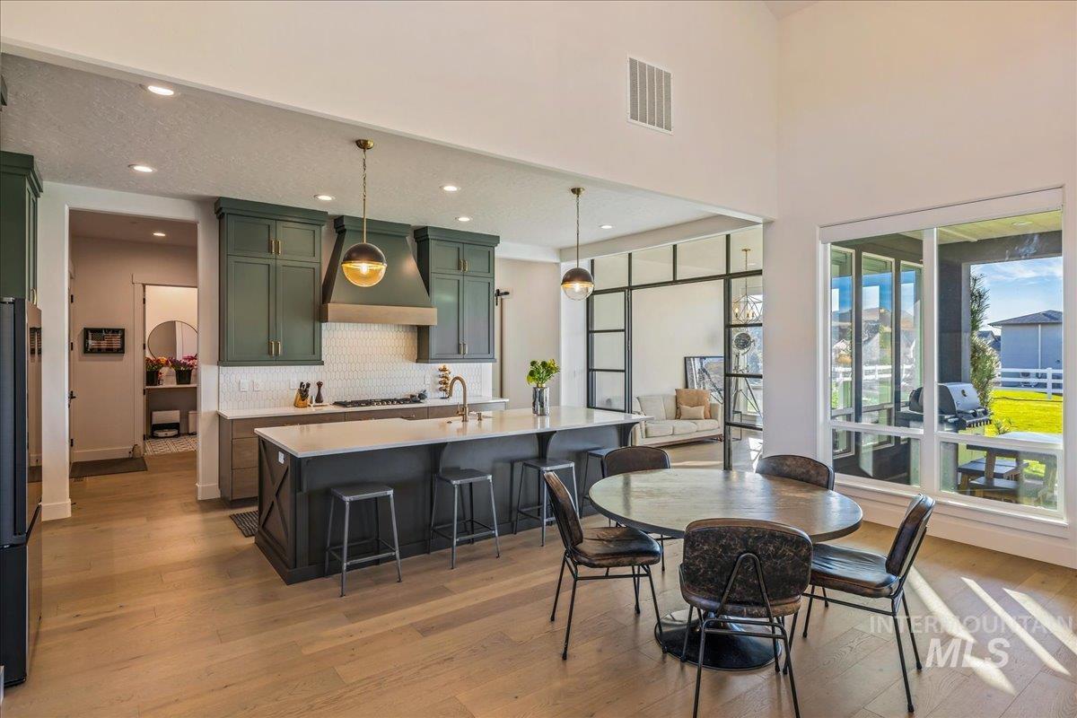 14437 N Woodpecker Avenue